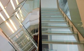 Стеклянные ступени и площадки для колодезной лестницы в Новосибирске. Готовые проекты ПерилаГлавСнаб