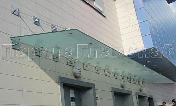 Стеклянные козырьки и навесы в Новосибирске. Готовые проекты ПерилаГлавСнаб