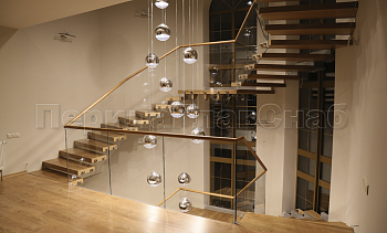 Перила для лестниц в частном доме в Новосибирске. Готовые проекты ПерилаГлавСнаб