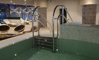 Поручни для бассейна в Новосибирске. Готовые проекты ПерилаГлавСнаб