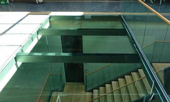 Стеклянный потолок в бизнес-центре в Новосибирске. Готовые проекты ПерилаГлавСнаб