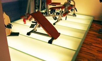 Люминесцентная подсветка стеклянного блочного пола в Новосибирске. Готовые проекты ПерилаГлавСнаб