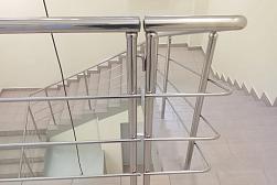 Перила для лестниц из металла в Новосибирске. Готовые проекты ПерилаГлавСнаб - фото 16